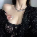 银色蛇形锁骨项链